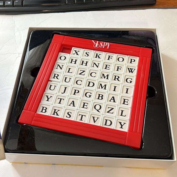 I SPY WORD SCRAMBLE Game Scholastic Briarpatch 7 Up Family Fun NWOT Educational - Picture 3 of 9